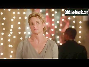 Amanda Leighton, Cierra Ramirez lesbian, Sexy scene in The Fosters (2013-2018) 12
