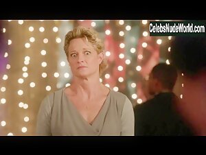 Amanda Leighton, Cierra Ramirez lesbian, Sexy scene in The Fosters (2013-2018) 18