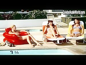 Elaine Giftos bikini, Sexy scene in The Student Nurses (1970) 20