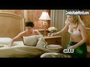 Elisabeth Harnois underwear, Sexy scene in One Tree Hill (2003-2011) 6