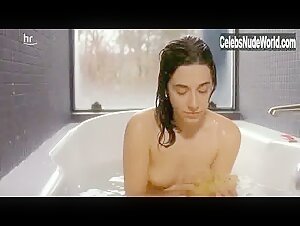 Giada Colagrande Bathtub , boobs scene in Black Widow (2005)