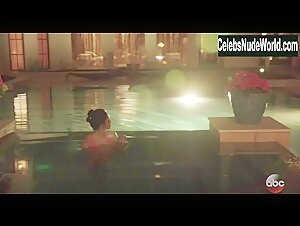 Dilshad Vadsaria Sexy, bikini scene in Notorious (2016) 1