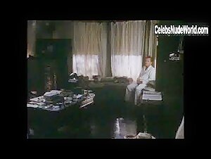 Diane Ladd Sexy scene in Rambling Rose (1991) 17