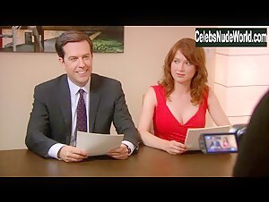 Ellie Kemper Cleavage , Redhead in The Office (2005-2013) 5