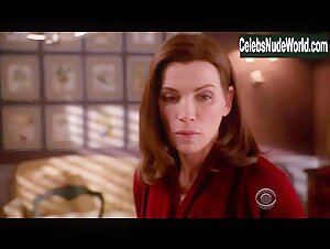 Julianna Margulies underwear, Sexy scene in The Good Wife (2012-2015) 3