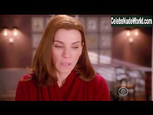 Julianna Margulies underwear, Sexy scene in The Good Wife (2012-2015) 8