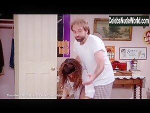 Julia Louis-Dreyfus underwear, Sexy scene in Seinfeld (1989-1995) 20