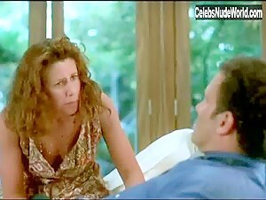 Julie Kavner Sexy scene in I'll Do Anything (1994) 13