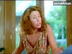 Julie Kavner Sexy scene in I'll Do Anything (1994) 8