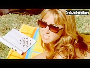 Jennifer Tisdale bikini, Sexy scene in The Hillside Strangler (2004)