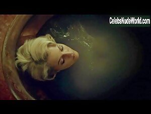 Gillian Anderson Sexy scene in Hannibal (2014-2015) 11