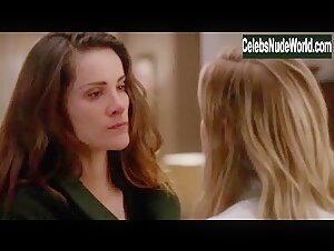 Jessica Capshaw, Stefania Spampinato Lesbian , Kissing scene in Grey's Anatomy (2005-2021) 11