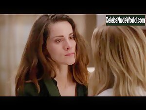 Jessica Capshaw, Stefania Spampinato Lesbian , Kissing scene in Grey's Anatomy (2005-2021) 12