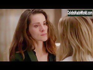 Jessica Capshaw, Stefania Spampinato Lesbian , Kissing scene in Grey's Anatomy (2005-2021) 13