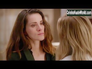 Jessica Capshaw, Stefania Spampinato Lesbian , Kissing scene in Grey's Anatomy (2005-2021) 18