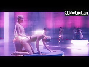 Julia Goldani Telles, Anna Sari Sexy, lesbian scene in The Girlfriend Experience (2016-2021) 4