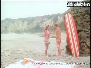 Linda Purl bikini, Sexy scene in Crazy Mama (1975)