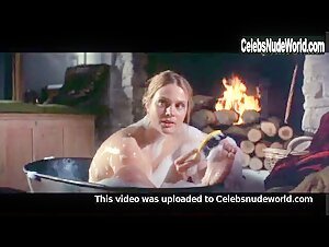 Leigh Taylor-Young breasts, Nude scene in The Buttercup Chain (1970) 14