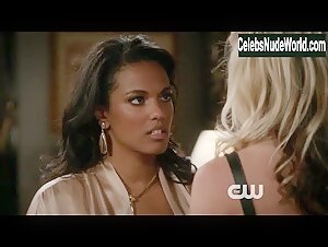 Lindsey Gort, Freema Agyeman Sexy, lesbian scene in The Carrie Diaries (2013-2014) 14