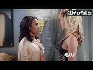 Lindsey Gort, Freema Agyeman Sexy, lesbian scene in The Carrie Diaries (2013-2014) 15