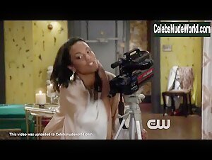 Lindsey Gort, Freema Agyeman Sexy, lesbian scene in The Carrie Diaries (2013-2014) 20