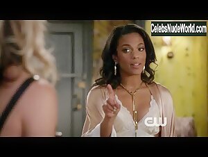 Lindsey Gort, Freema Agyeman Sexy, lesbian scene in The Carrie Diaries (2013-2014) 6