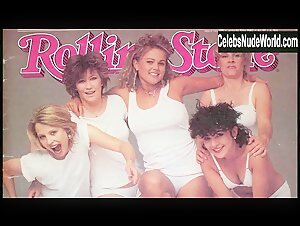 Jane Wiedlin, Belinda Carlisle, Kathy Valentine Sexy, underwear scene in The Go-Go's (2020) 12