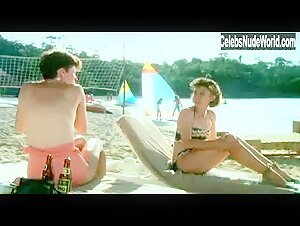 Mary Gross breasts, Nude scene in Club Paradise (1986) 2