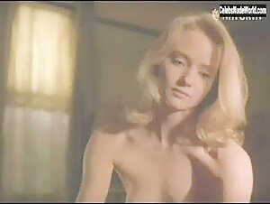 Maria Pitillo Nude, breasts scene in White Palace (1990) 2