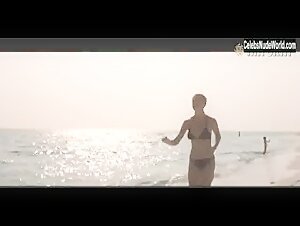 Francie Swift bikini, Sexy scene in World Traveler (2001) 1