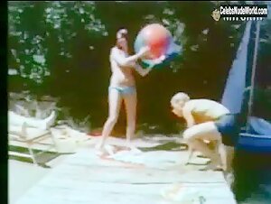 Glynnis O'Connor Sexy, bikini scene in The Boy in the Plastic Bubble (1976) 2