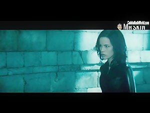 Kaja Gjesdal Sexy scene in Underworld: Evolution (2006) 1