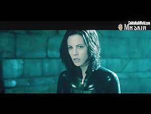 Kaja Gjesdal Sexy scene in Underworld: Evolution (2006) 4