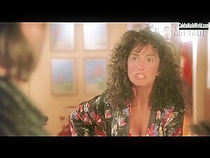 Mercedes Ruehl underwear, Sexy scene in The Fisher King (1991) 18