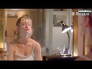 Kelly Rowan Lingerie , Cleavage scene in Candyman: Farewell to the Flesh (1995) 4