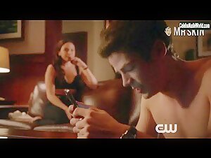 Malese Jow underwear, Sexy scene in The Flash (2014-) 14