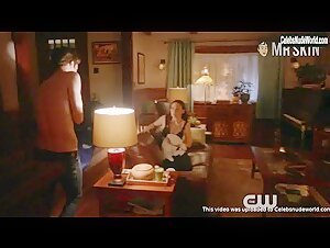 Malese Jow underwear, Sexy scene in The Flash (2014-) 18