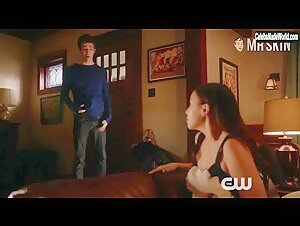 Malese Jow underwear, Sexy scene in The Flash (2014-) 20