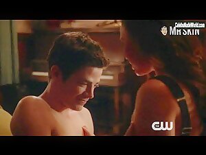Malese Jow underwear, Sexy scene in The Flash (2014-) 5
