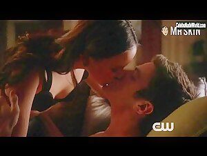 Malese Jow underwear, Sexy scene in The Flash (2014-) 9
