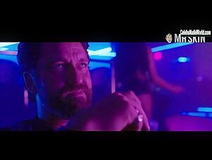 Meadow Williams Sexy scene in Den of Thieves (2018) 14
