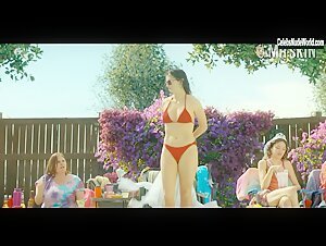 Grace Gummer Sexy, bikini scene in Dr. Death (2021) 6