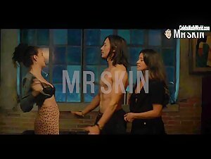 Jenny Slate, Gina Rodriguez lesbian, underwear scene in I Want You Back (2022) 18