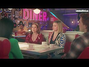 Madelaine Petsch, Lili Reinhart, Camila Mendes , Vanessa Morgan in Riverdale  1
