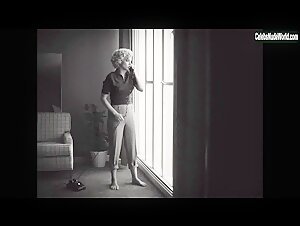 Ana de Armas nude, boobs scene in Blonde (2022) 2
