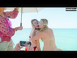 Kaitlyn Dever, Billie Lourd & Julia Roberts Outdoor , Bikini in Ticket to Paradise (2022) 3