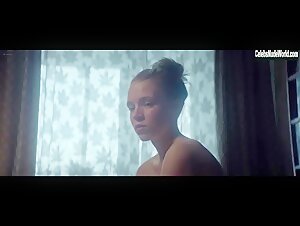 Kristina Kucherenko, Anya Patokina in Bad Daughter (2020)  5