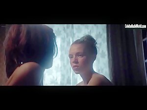 Kristina Kucherenko, Anya Patokina in Bad Daughter (2020)  7