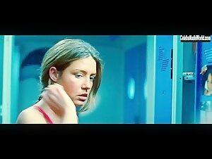 Adele Exarchopoulos, Daphne Patakia, Swala Emati nude, Kissing in Les cinq diables (2022) 9