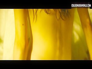 Margaret Qualley hard nipples, Nude scene in Stars at Noon (2022) 2